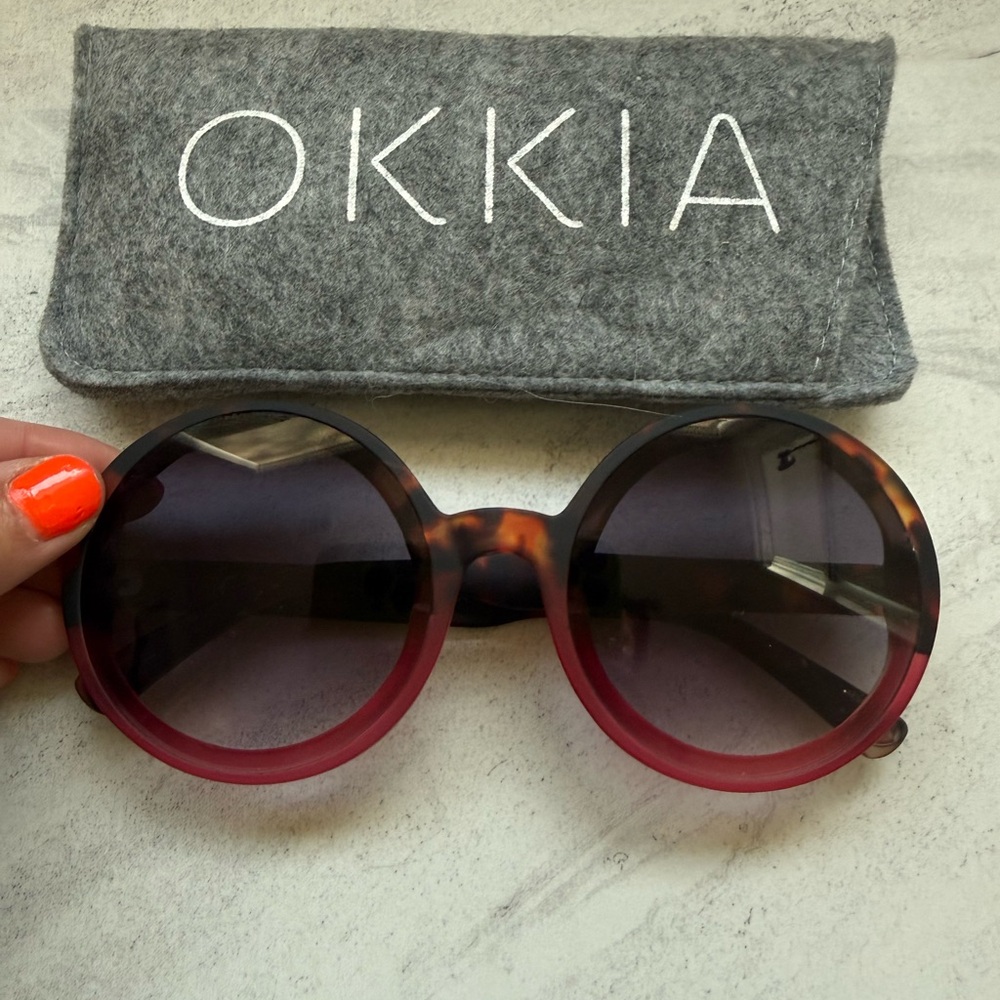 Women's Red Round Sunglasses
